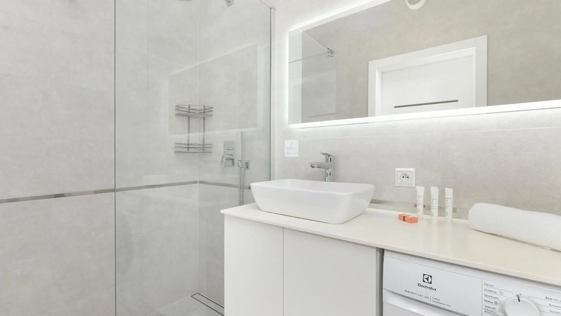 Bastion Walowa Studio With Parking Gdansk By Renters Prestige Poland