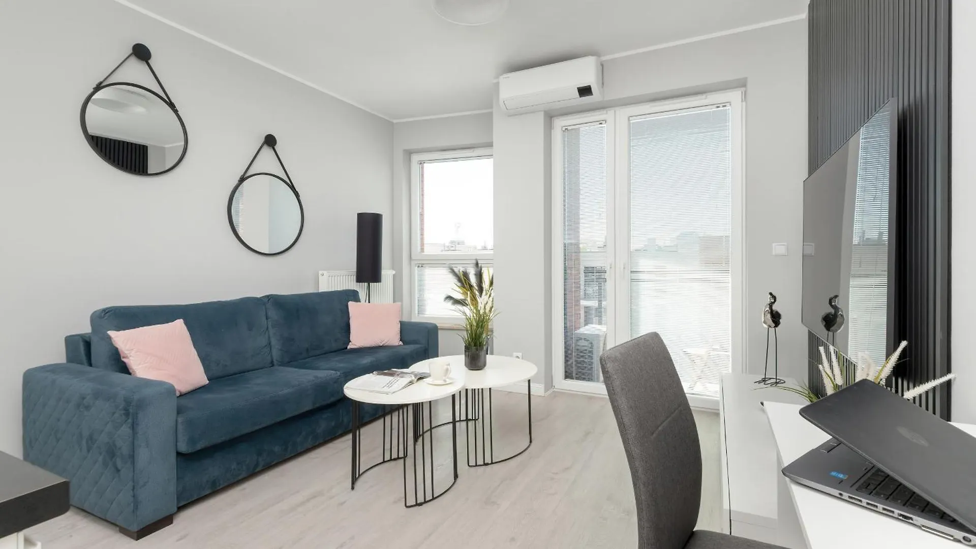 Bastion Walowa Studio With Parking Gdansk By Renters Prestige